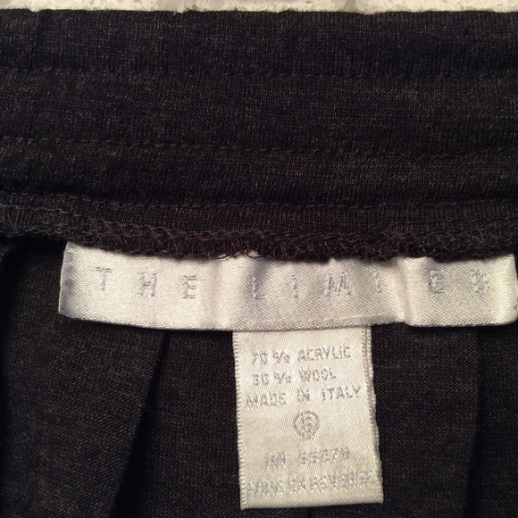 Pleated skirt - Picture 3 of 3